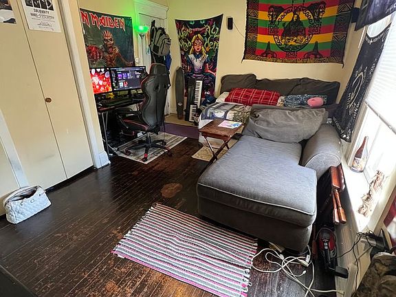 2nd image of 1317 E 2nd St APT 4