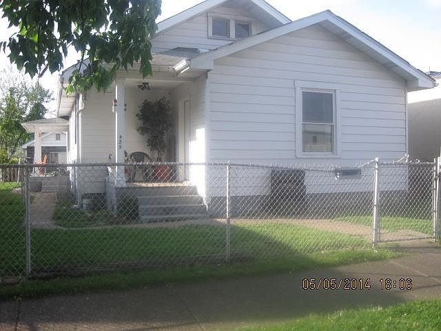 1st image of 425 1/2 3rd Ave