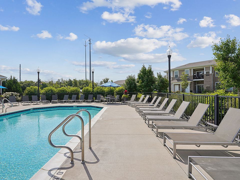 Highland Ridge apartments community photo