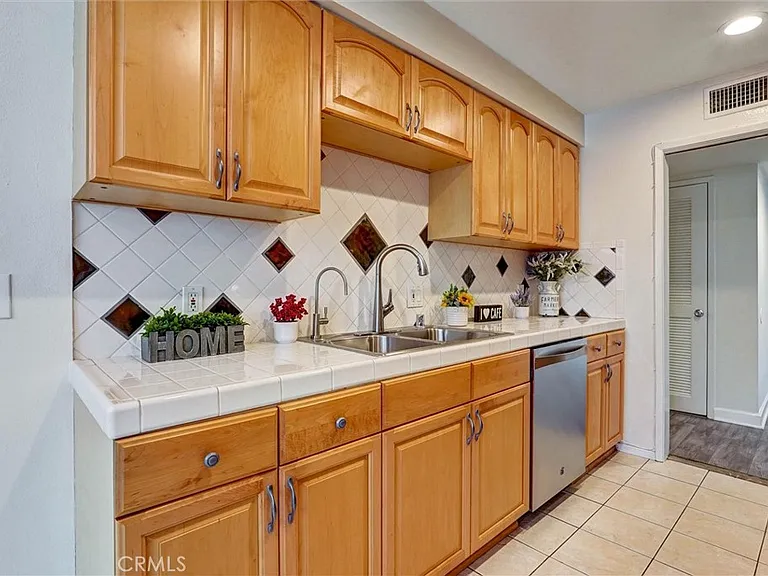 4637 Willis Ave #110 — Photo 13