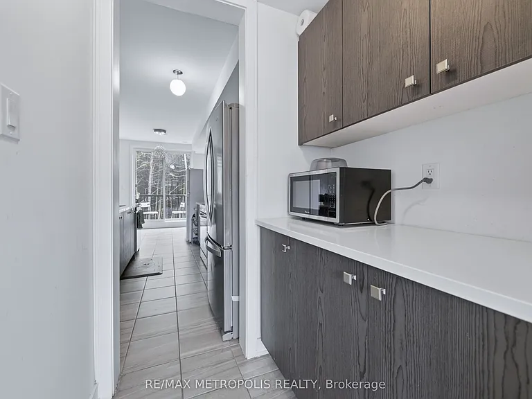 132 Blue Forest Cres — Photo 17