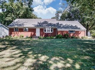 60 Taylor Rd, Oregon, OH 43616