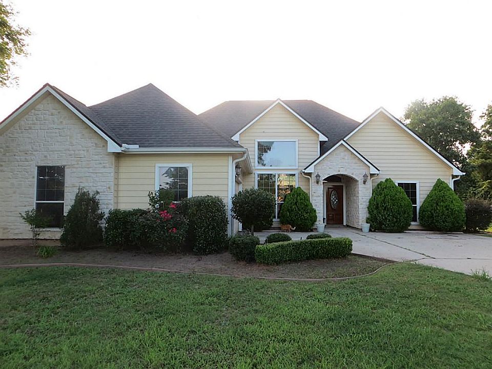 Welcome Home to 12411 S Lee.