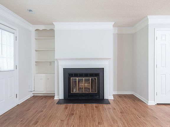 4th image of 4418 Roller Ct