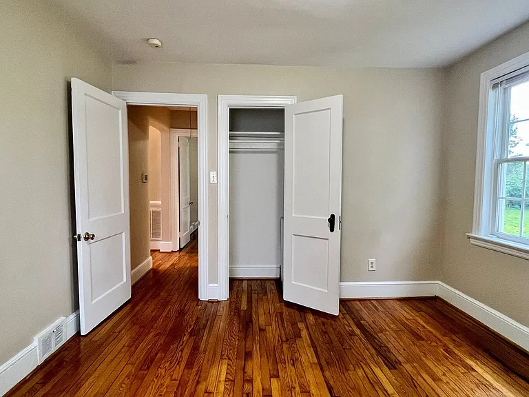 2517 Williams St — Photo 15