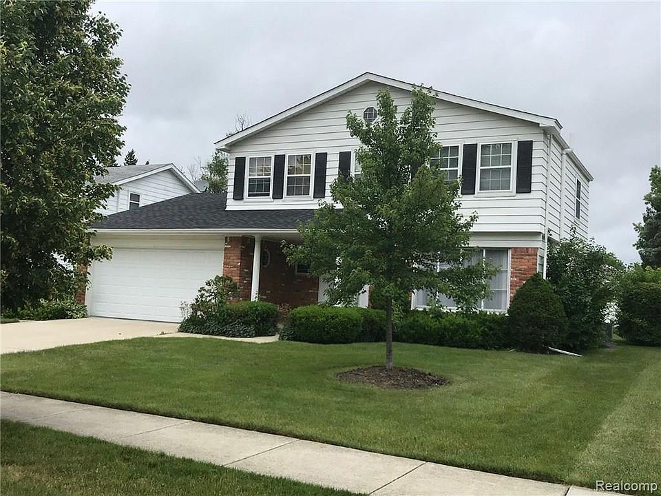 1st image of 24760 Highlands Dr