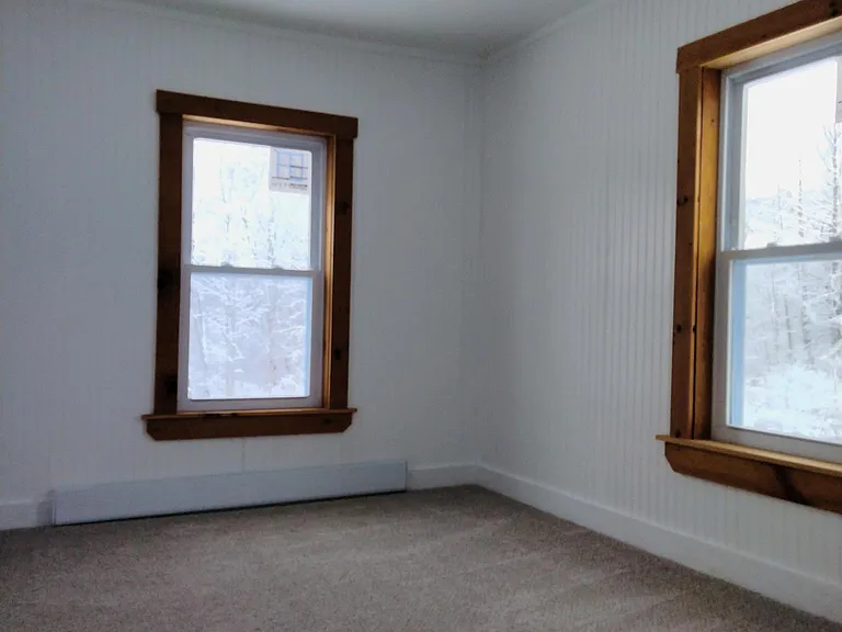 Second Bedroom, Carpet with closet