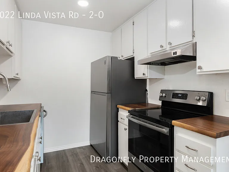 8022 Linda Vista Rd #2O — Photo 10