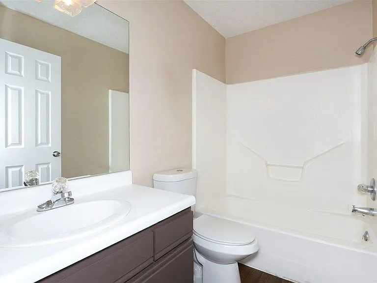 upstairs full bath
