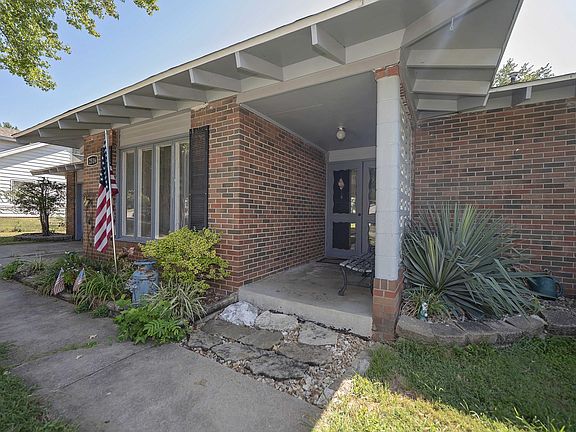 2nd image of 2516 S Weaver Avenue