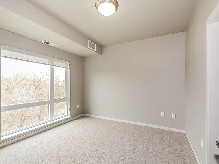 Lakeside Flats — Photo 78