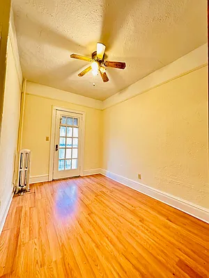 Rented by Zikos Realty Services | media 6