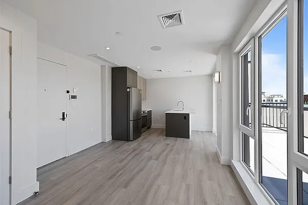 Living room, photo 2