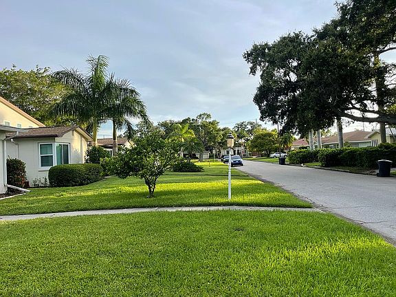 3rd image of 253 Mateo Way NE