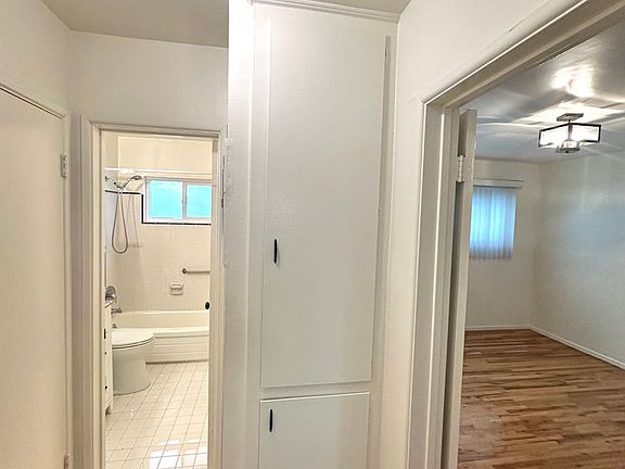 4th image of 1005 N Orange Grove Ave APT 1