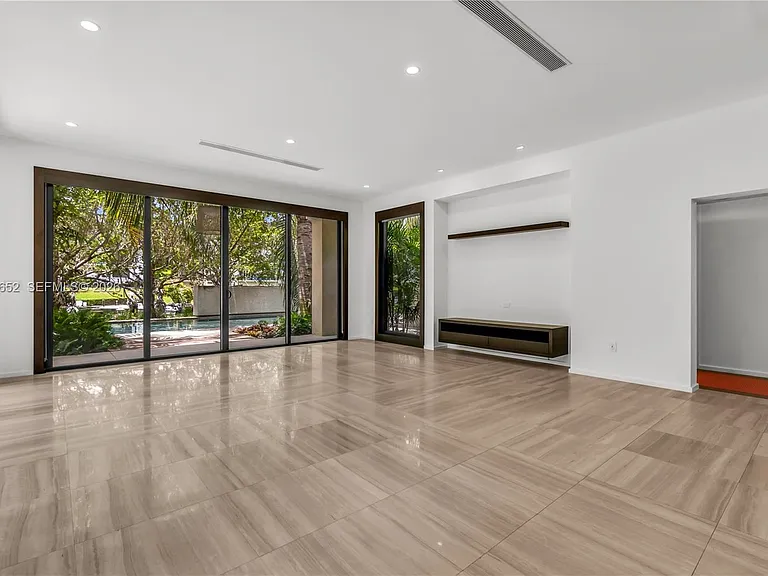 6840 Sunrise Pl — Photo 13