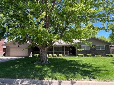 2010 E Lane Ave, Dodge City, KS, 67801