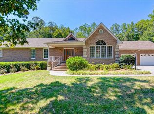 577 Ridgeway Ln, Lexington, NC 27295