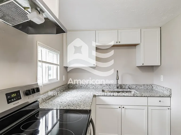 388878_004_wm_-_kitchen_13068372.jpg