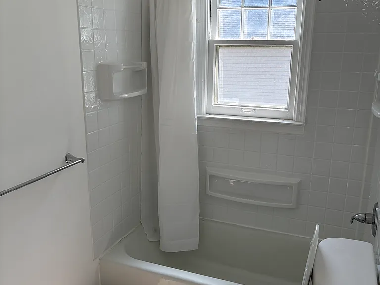 425 Lyon St NE #1 — Photo 11