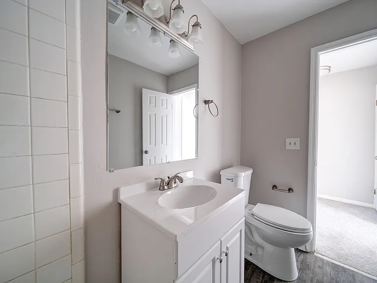 2505 S Charles Blvd — Photo 18