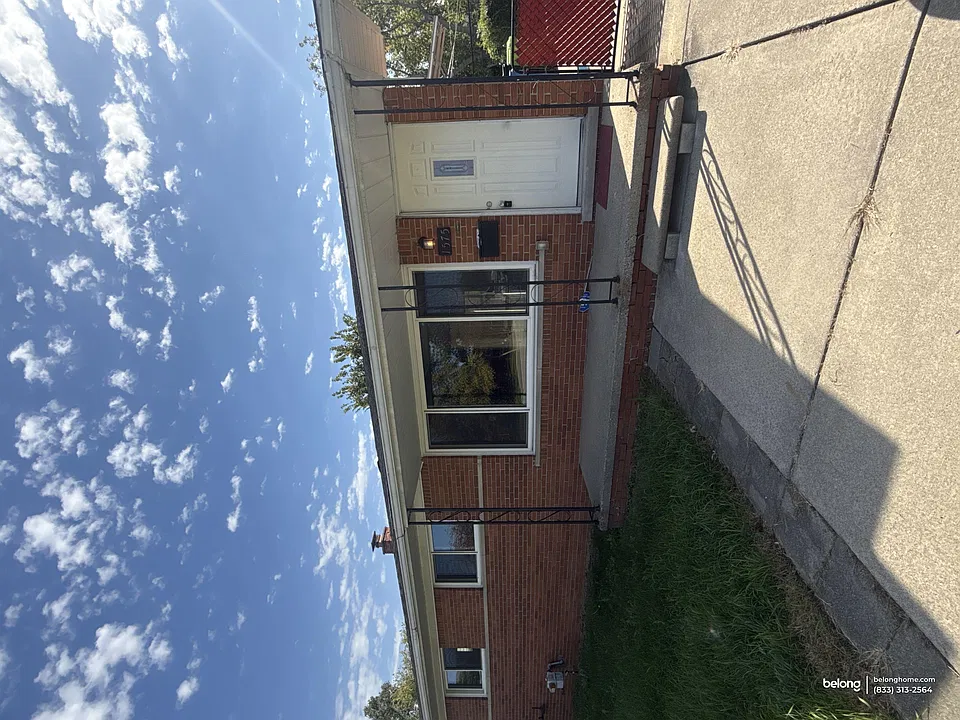 1575 W Thirteen Mile Rd