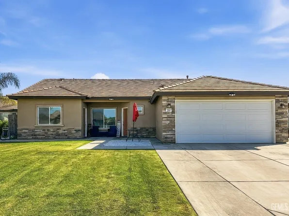 294 Shell Beach Ct, Delano, CA 93215