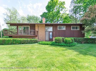 1320 Cedarhill Dr, East Lansing, MI 48823