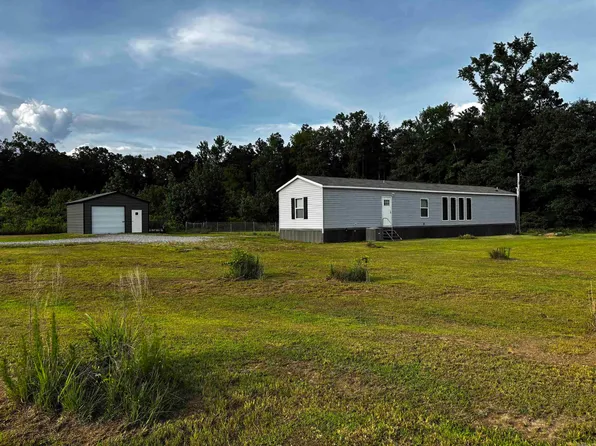 6595 Goodfellow Rd, Star City, AR 71667