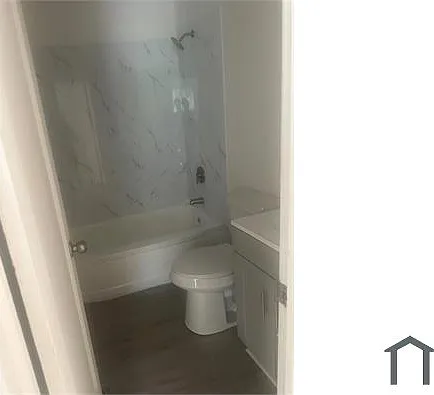 4 bed, $1,200 — Photo 4