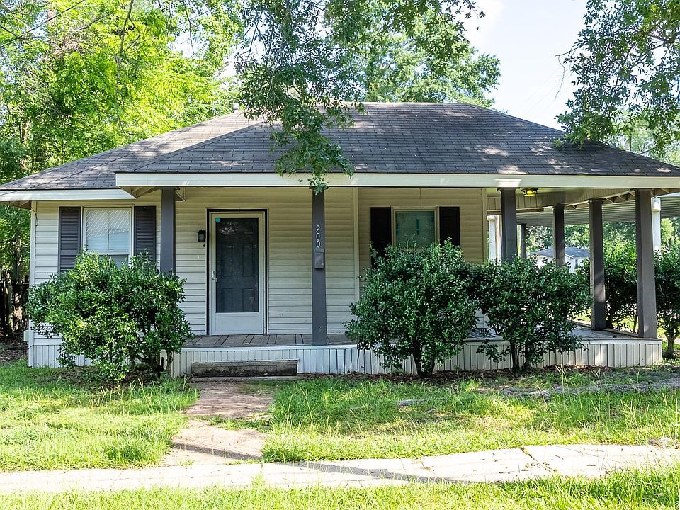 1st image of 200 Lazarre Ave