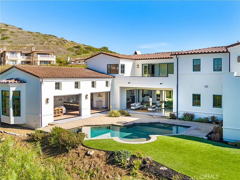 32009 Cape Point Dr — Photo 4