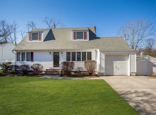 46 Lower Rocky Point Rd, Miller Place, NY 11764