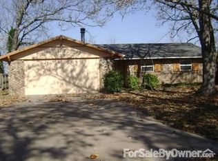 1303 W Rolling Oaks Dr, Rogers, AR 72756