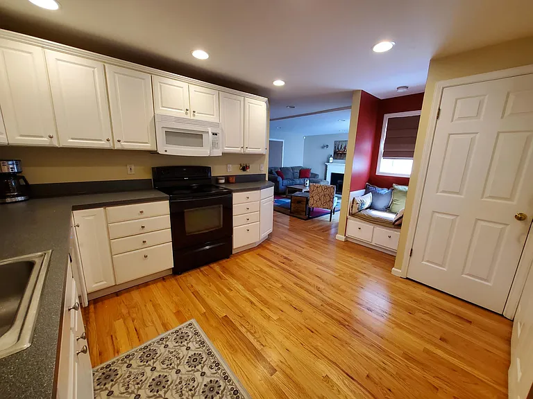 15559 Greenwood Ave N — Photo 29