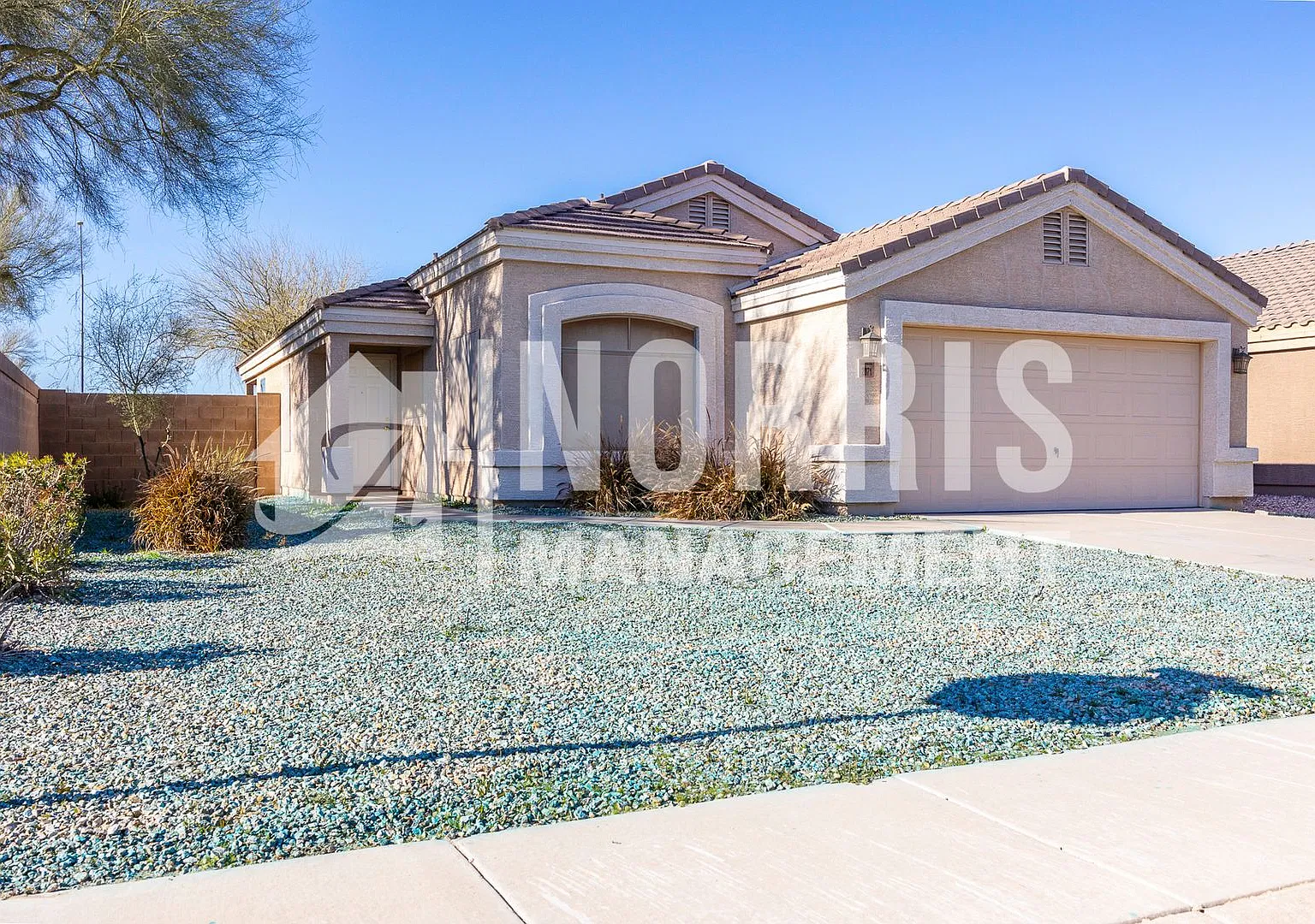 Beautiful Home in Mission Valley — Photo 3