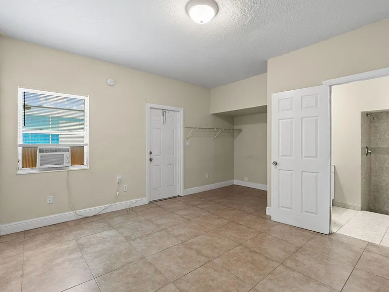 3721 Henry Ave — Photo 14