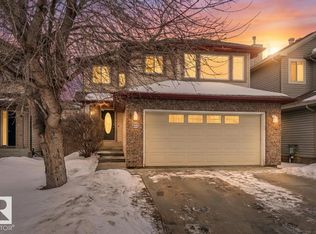 7422 Singer Lndg NW, Edmonton, AB T6R 3S2