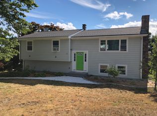 31 Seneca Rd, Portsmouth, RI 02871