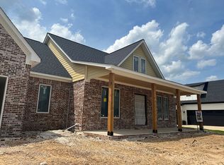 7421 Lake Point Cir, Benton, AR 72019