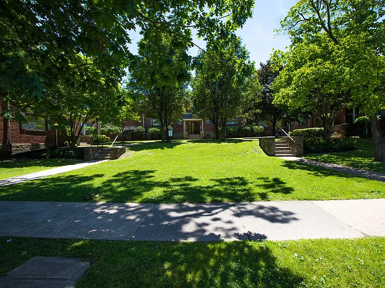 Sprague Court — Photo 9