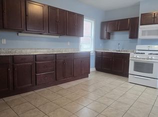 618 Public St #1, Providence, RI 02907