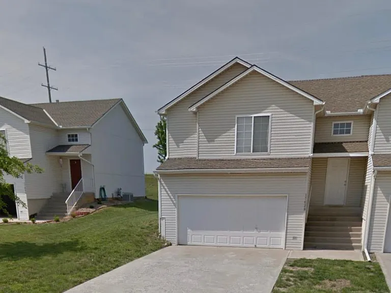 17628 W 111th Pl — Photo 1