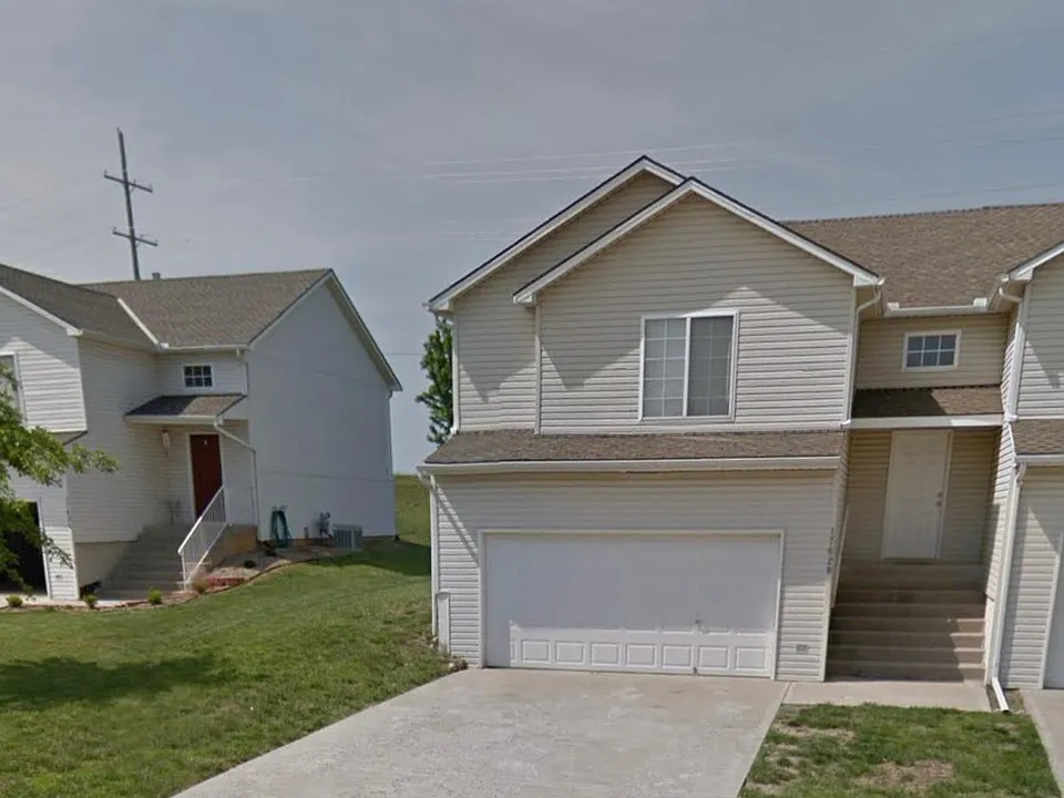 17628 W 111th Pl