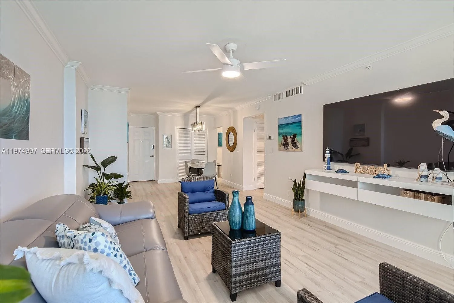 Wave Condo — Photo 3