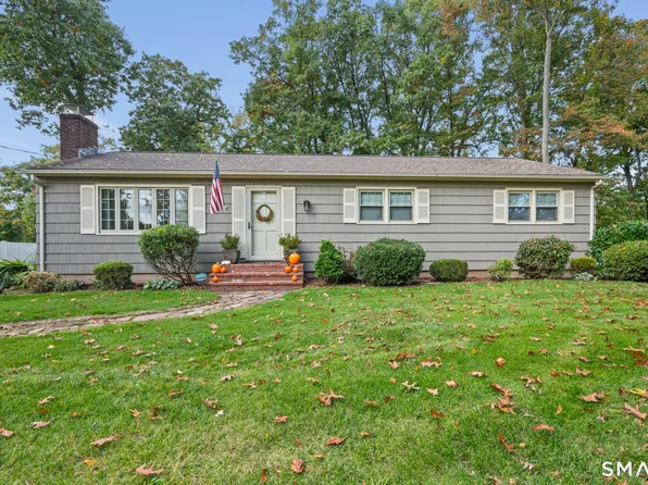 17 Edgewood Drive, Wallingford, CT 06492