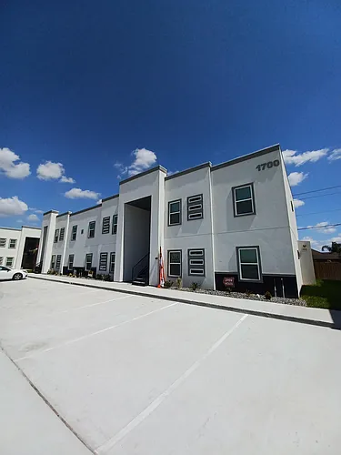1700 New Orleans Cir Photo 1