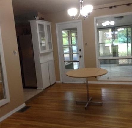 4th image of 6484 N Parker Ave