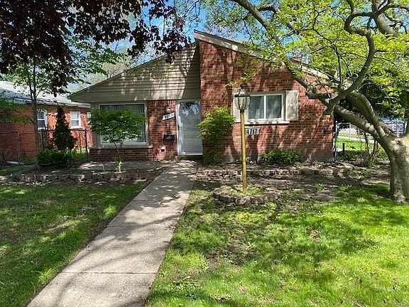 3rd image of 4717 McKinley St