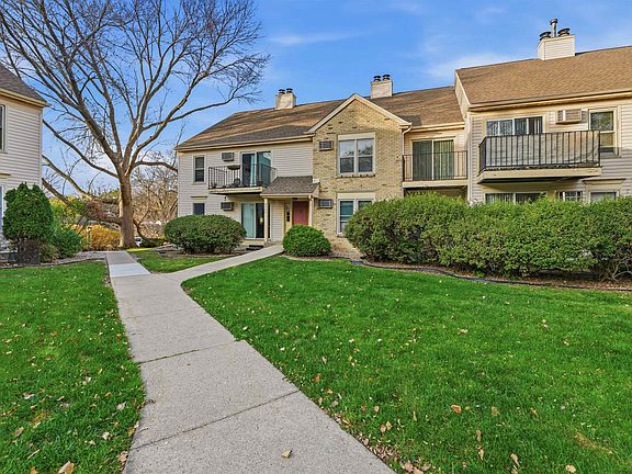 2nd image of 6774 Park Ridge Dr APT D